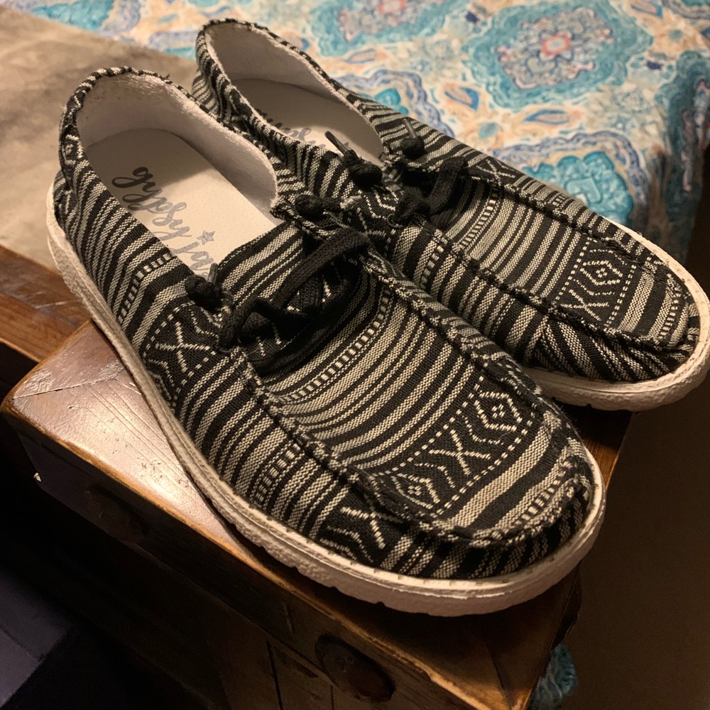 Gypsy jazz slip on shoes size 9